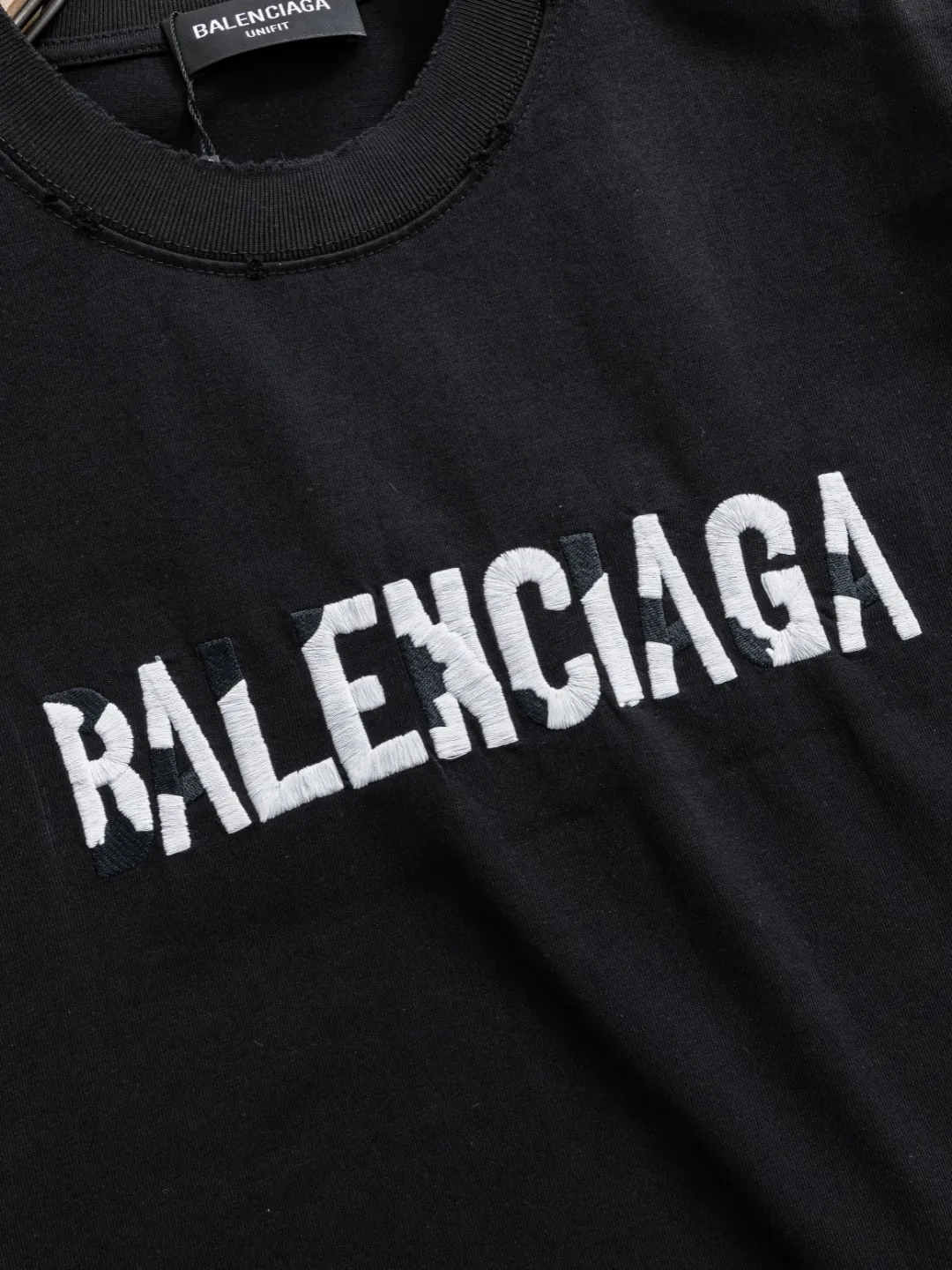 P100✨🔥 [BALENCIAGA] 2026FW short-sleeved T-shirt Premium 26s double yarn 300g fabric embroidery fraying process Color: Black White Red Size: S M L XL 2XL